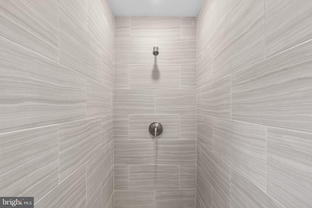 1414 N Bethel St, Baltimore, MD 21213 - bathroom view of a tile shower