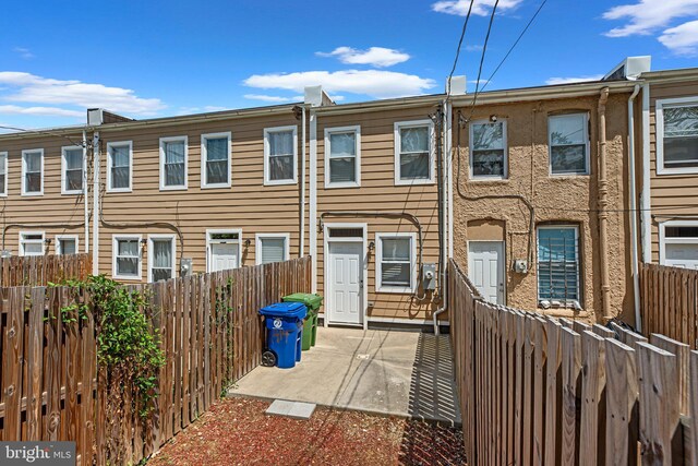 1414 N Bethel St, Baltimore, MD 21213 - view of front of home with fence