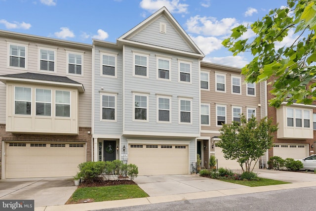 29 Enclave Ct, Annapolis, MD 21403 - multi unit property featuring an attached garage and driveway