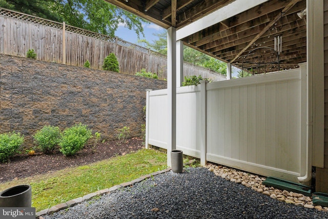 29 Enclave Ct, Annapolis, MD 21403 - exterior view of fence
