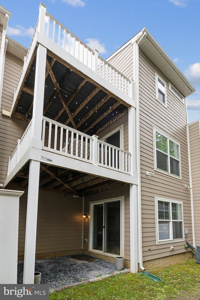 29 Enclave Ct, Annapolis, MD 21403 - view of rear view of house