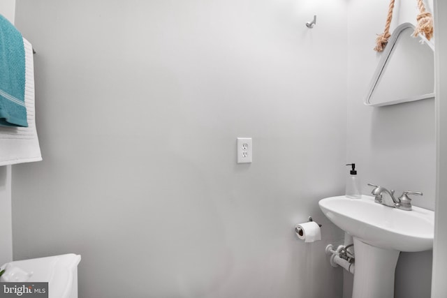 903 R St NW Unit 1, Washington, DC 20001 - half bath featuring toilet