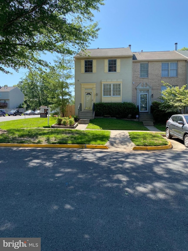 12896 Schalk Ct, Woodbridge, VA 22192 - townhome / multi-family property featuring entry steps