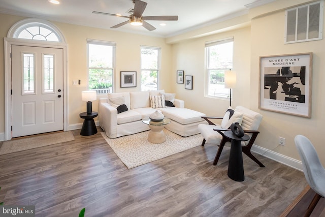 living room with visible vents, recessed lighting, baseboards, and ceiling fan