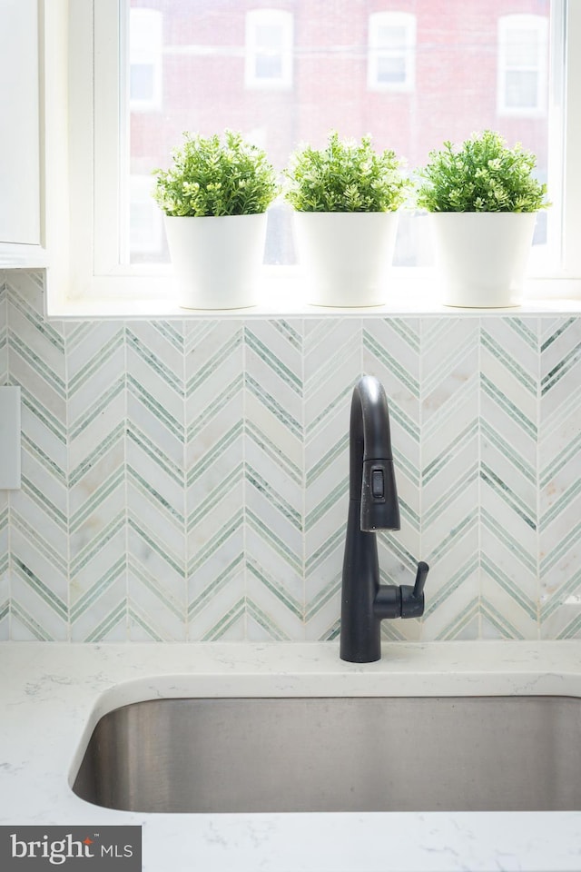 room details featuring a sink