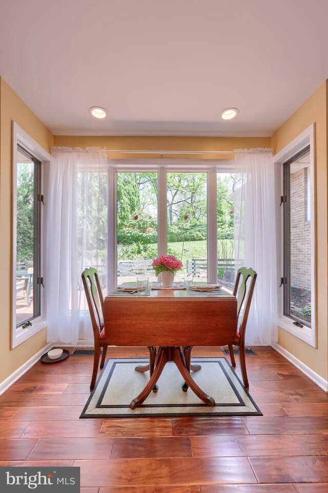 1515 Rockland St, Reading, PA 19604 - dining area featuring hardwood / wood-style flooring, plenty of natural light, baseboards, and recessed lighting