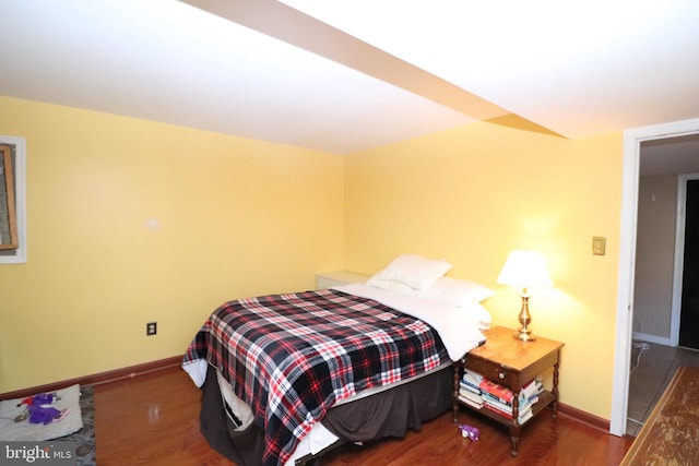 18 Stearrett Dr, Newark, DE 19702 - bedroom featuring wood finished floors and baseboards