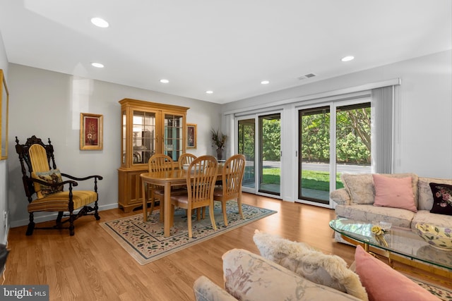 5025A S Convent Ln Unit 142, Philadelphia, PA 19114 - dining room with light wood finished floors, recessed lighting, and baseboards