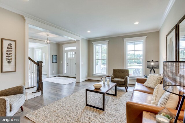 3919 Pineland St, Fairfax, VA 22031 - living area featuring crown molding, recessed lighting, and wood finished floors