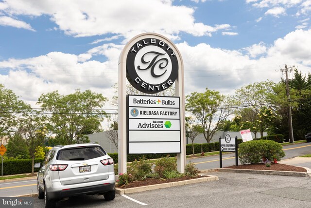 160 Talbott St Unit T5, Rockville, MD 20852 - exterior view of parking