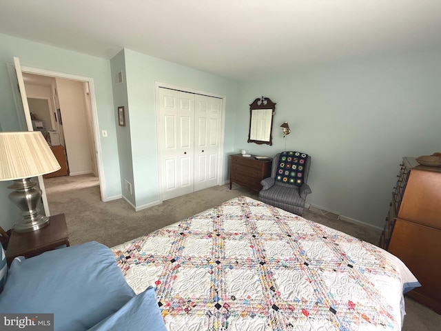 902 Hedgewyck Ln, Elizabethtown, PA 17022 - carpeted bedroom featuring a closet and baseboards