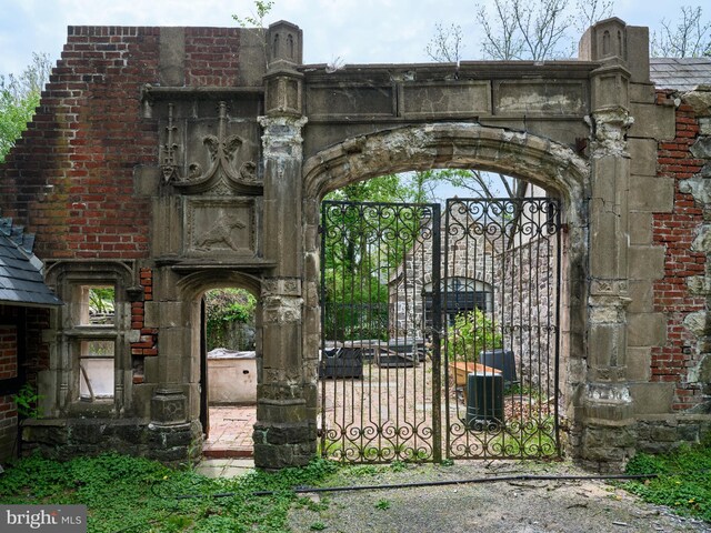 gate featuring central air condition unit