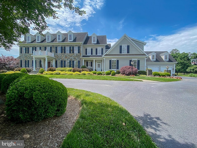 19326 Airwell Ct, Purcellville, VA 20132 - view of front facade with a balcony