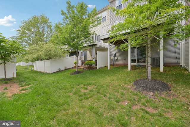 10723 Caledonia Meadow Dr, Manassas, VA 20112 - view of yard featuring cooling unit