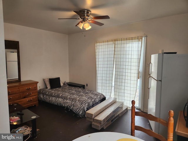 5737 N Park Ave, Philadelphia, PA 19141 - bedroom with freestanding refrigerator and ceiling fan