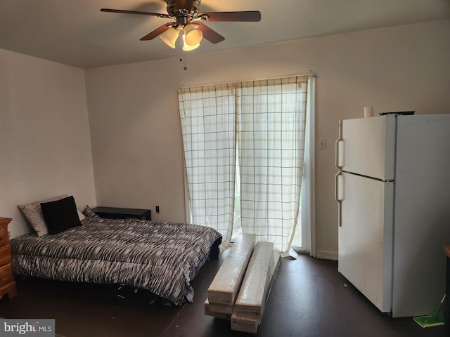5737 N Park Ave, Philadelphia, PA 19141 - bedroom with freestanding refrigerator and a ceiling fan