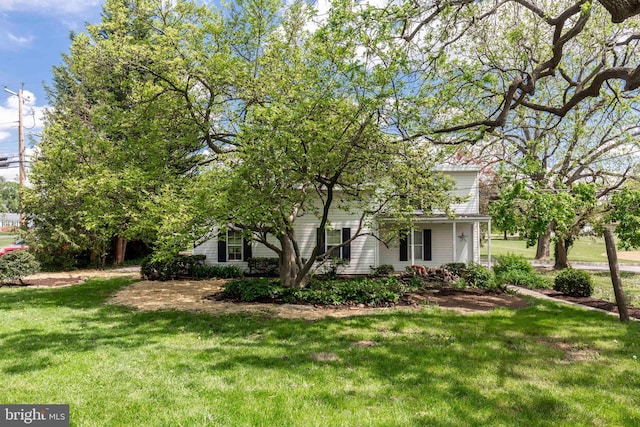 140 Pennsylvania Ave, Westminster, MD 21157 - view of front of house with a front yard