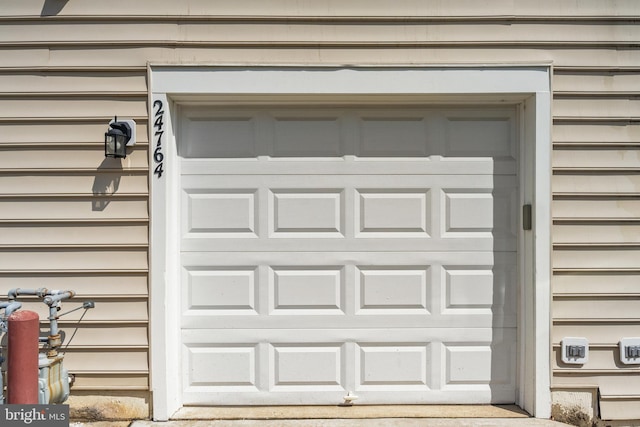 24764 Stone Station Ter, Aldie, VA 20105 - view of garage