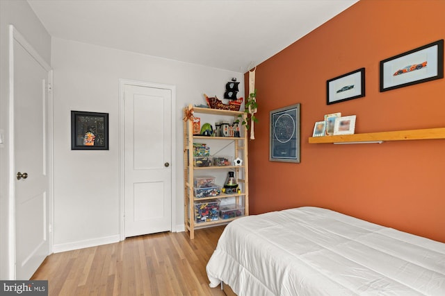 1705 N Cliff St, Alexandria, VA 22301 - bedroom with wood finished floors and baseboards