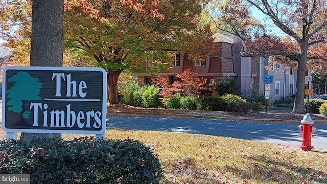 6010 Timber Hollow Ln, Springfield, VA 22152 - exterior space featuring traffic signs and curbs