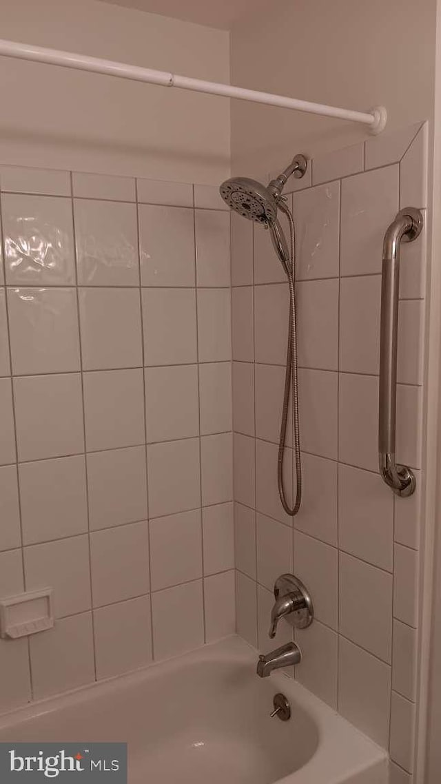 6010 Timber Hollow Ln, Springfield, VA 22152 - full bathroom with bathtub / shower combination