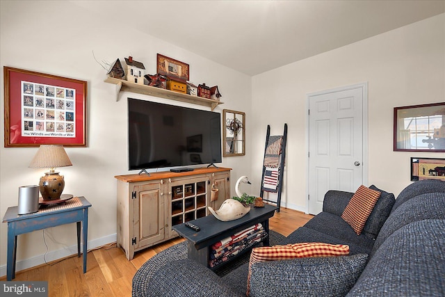 38284 Clearwater Ct, Ocean View, DE 19970 - living area featuring baseboards and light wood finished floors