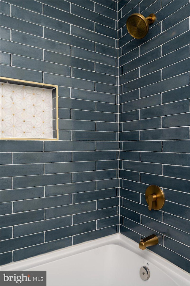full bath with shower / bathing tub combination