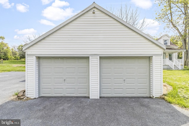 view of detached garage