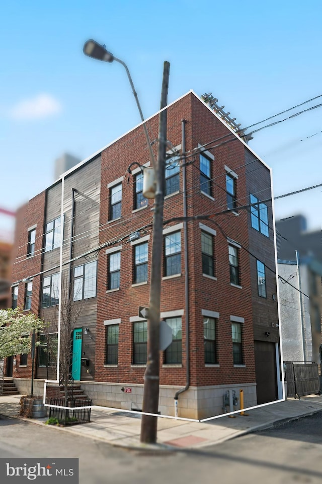 106-12 W Jefferson St Unit 2, Philadelphia, PA 19122 - view of building exterior