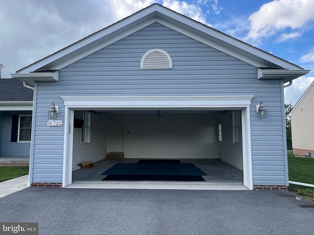 16722 Custer Ct, Williamsport, MD 21795 - view of garage