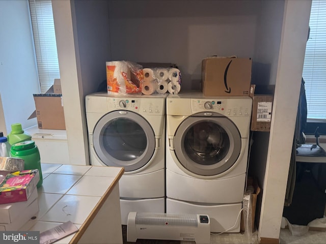 1646 W Norwegian St, Pottsville, PA 17901 - laundry room with washing machine and clothes dryer and laundry area