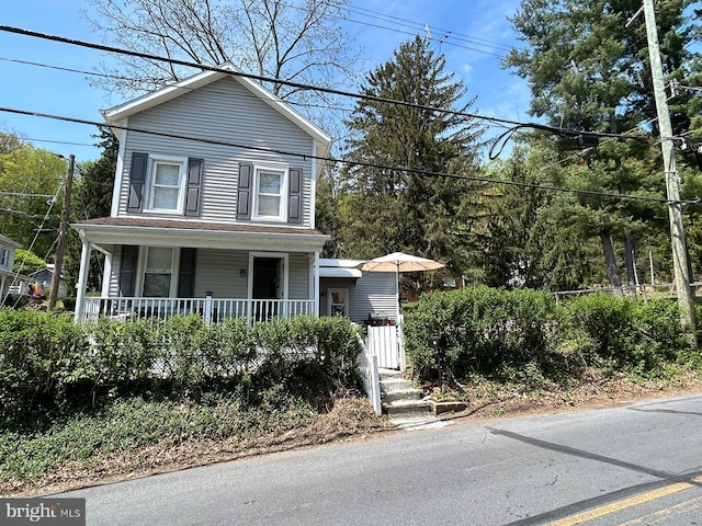 view of front of house featuring a porch