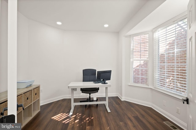 902 Santmyer Dr SE, Leesburg, VA 20175 - office space with baseboards, wood finished floors, and recessed lighting