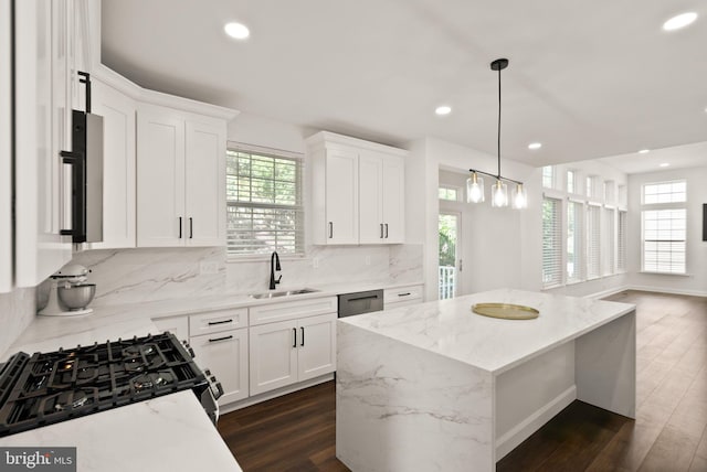 902 Santmyer Dr SE, Leesburg, VA 20175 - kitchen with a sink, plenty of natural light, gas stove, and recessed lighting