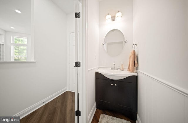 902 Santmyer Dr SE, Leesburg, VA 20175 - bathroom featuring wood finished floors and vanity