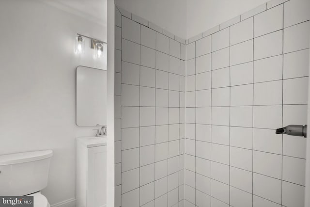 66 O St NW, Washington, DC 20001 - bathroom featuring vanity and toilet