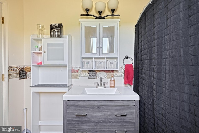 full bath with vanity