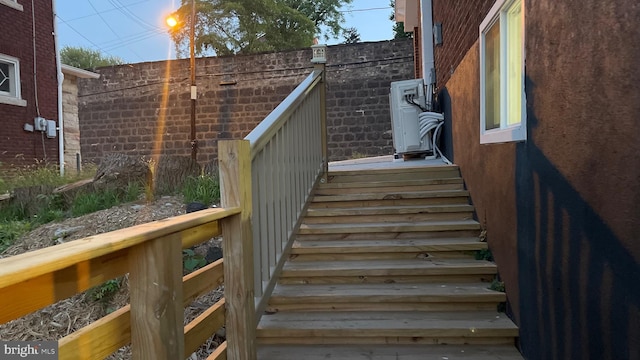 123 Cumberland St, Cumberland, MD 21502 - view of stairs