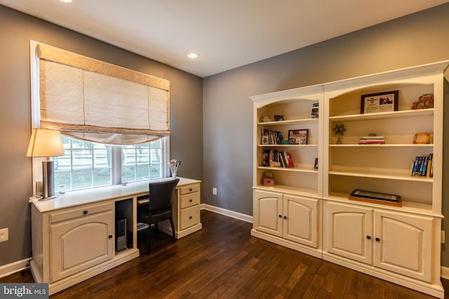 712 Pearson Point Pl, Annapolis, MD 21401 - office area featuring baseboards, dark wood-style flooring, and recessed lighting