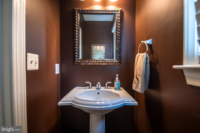 712 Pearson Point Pl, Annapolis, MD 21401 - view of bathroom