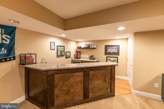 712 Pearson Point Pl, Annapolis, MD 21401 - indoor wet bar featuring baseboards, light colored carpet, and recessed lighting