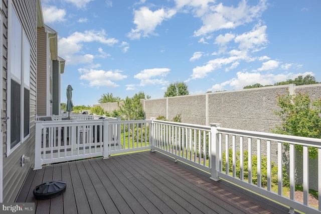 7241 Martin Farm Cir, Baltimore, MD 21237 - view of deck