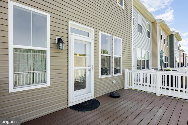 7241 Martin Farm Cir, Baltimore, MD 21237 - wooden deck featuring a residential view