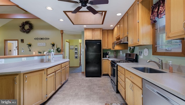 kitchen featuring appliances with stainless steel finishes, a sink, ceiling fan, light countertops, and recessed lighting