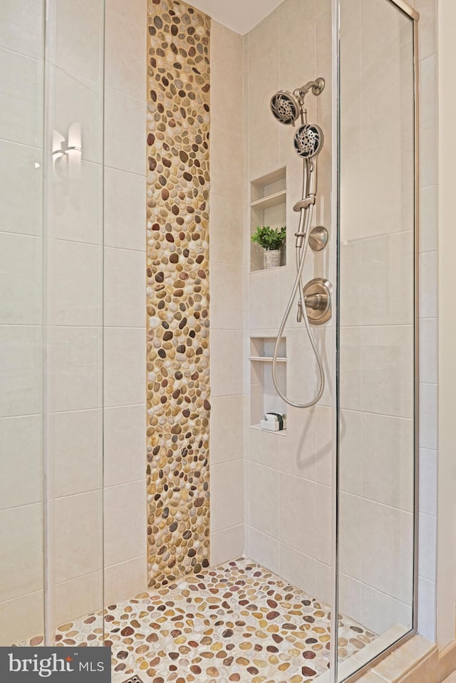 1716 Saddle Ridge Ct, Vienna, VA 22182 - full bath featuring a shower stall