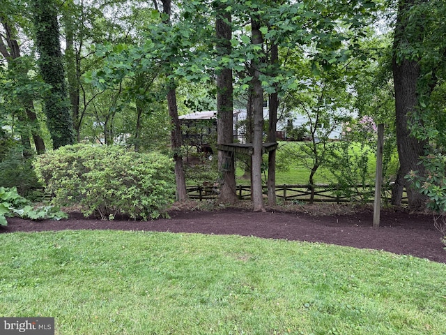 1716 Saddle Ridge Ct, Vienna, VA 22182 - view of yard