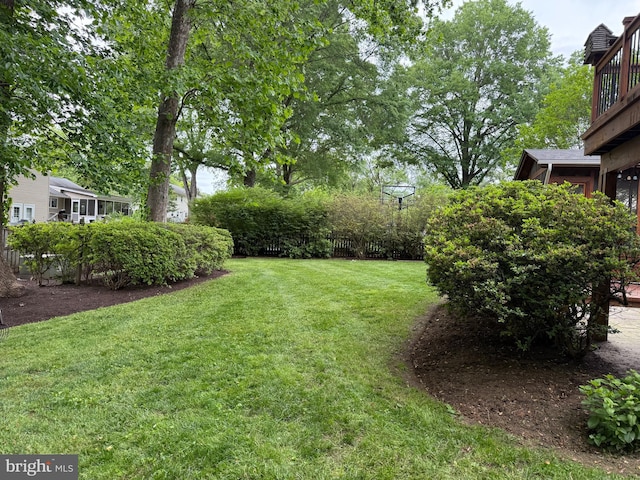 1716 Saddle Ridge Ct, Vienna, VA 22182 - view of yard