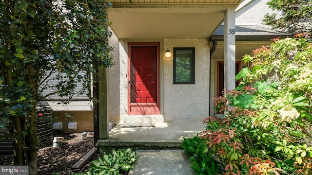 39 Oakmont Pl, Media, PA 19063 - property entrance featuring stucco siding