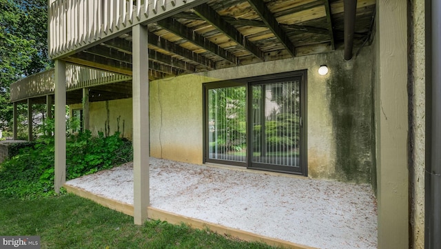 39 Oakmont Pl, Media, PA 19063 - property entrance with a patio and stucco siding