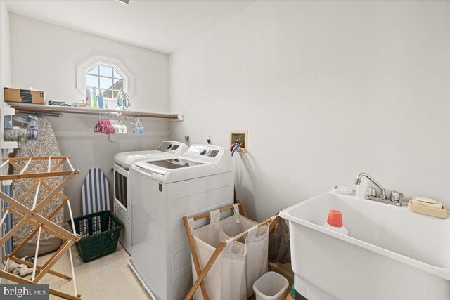 6341 Knollwood Dr, Frederick, MD 21701 - washroom featuring independent washer and dryer